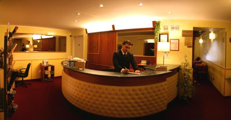 Rovello Hotel Milánó Kültér fotó
